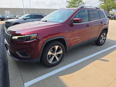 Used 2019 Jeep Cherokee Limited AWD/4WD image 4