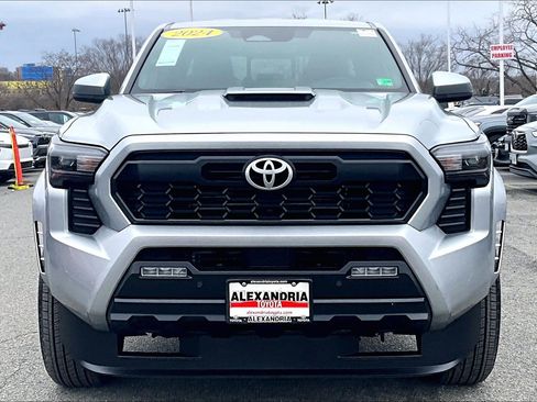 Used 2024 Toyota Tacoma TRD Sport image 3