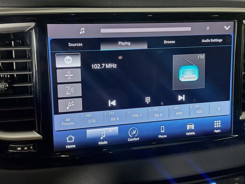 Used 2023 Chrysler Pacifica Touring-L image 21