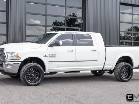 Used 2017 RAM 2500 Laramie AWD/4WD image 3