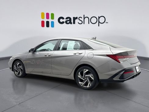 Used 2024 Hyundai Elantra Limited FWD image 3