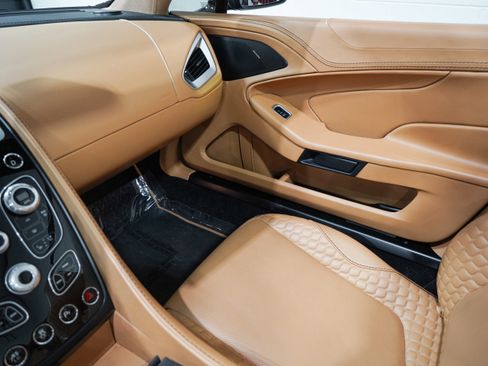 Used 2017 Aston Martin Vanquish Volante RWD image 14
