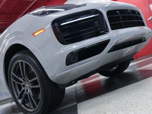 Used 2021 Porsche Cayenne Coupe AWD/4WD image 37