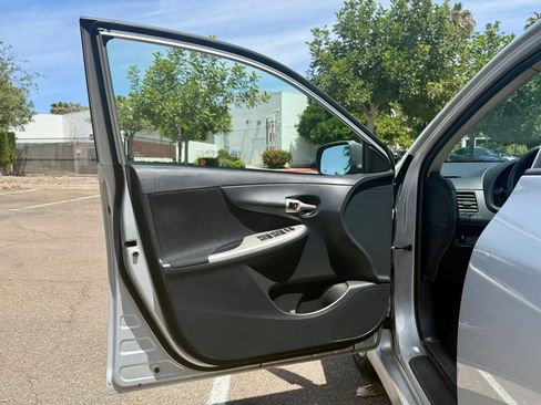 Used 2013 Toyota Corolla S image 20