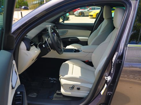 New 2024 Maserati Grecale GT image 19