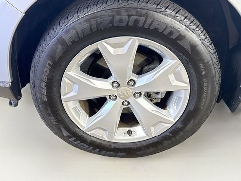 Used 2015 Subaru Forester 2.5i Limited AWD/4WD image 41