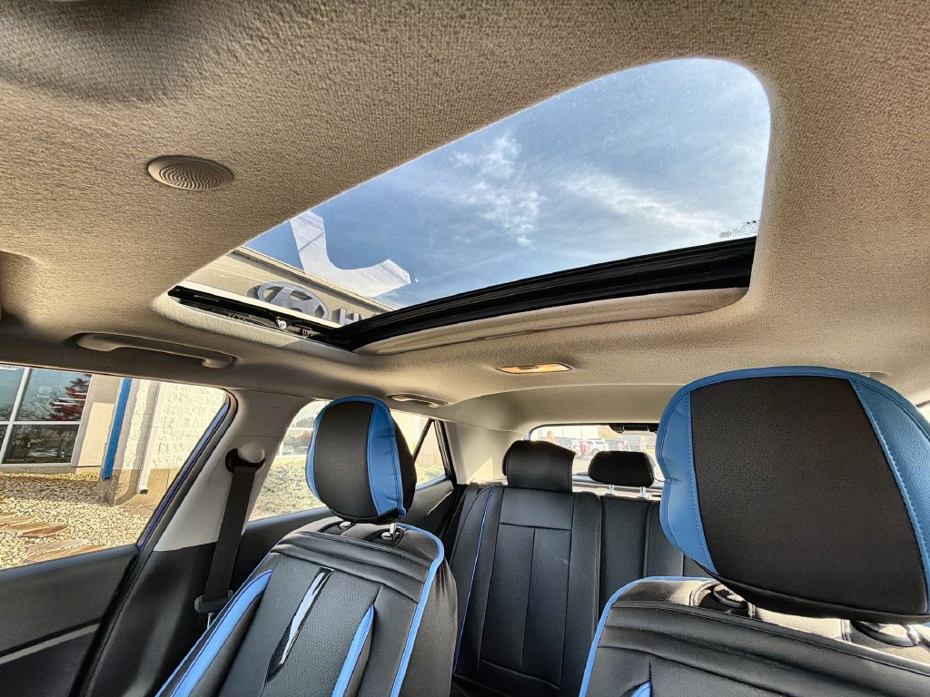 Used 2026 Hyundai Venue SEL FWD image 16
