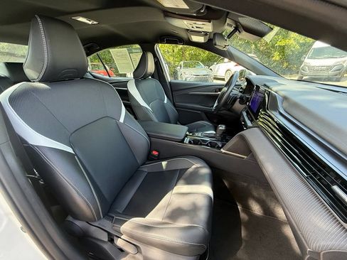 Used 2025 Toyota Camry SE FWD image 36