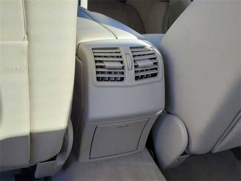 Used 2015 Mercedes-Benz E 350 4MATIC Sedan image 31