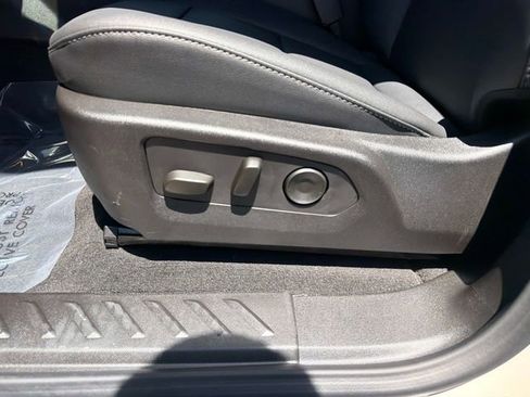 New 2026 GMC Canyon Elevation w/ Convenience Package image 19