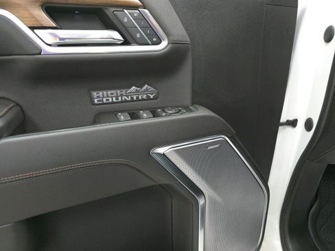 Certified 2022 Chevrolet Silverado 1500 High Country w/ High Country Premium Package image 15