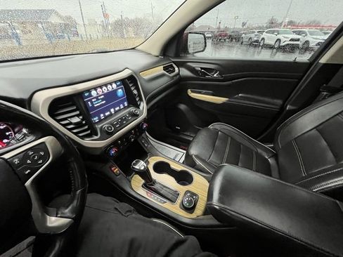 Used 2019 GMC Acadia Denali image 14