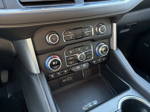 Certified 2024 GMC Yukon XL SLT w/ SLT Luxury Package image 23