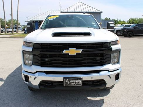 Used 2025 Chevrolet Silverado 2500 W/T w/ WT/CX Safety Package AWD/4WD image 2