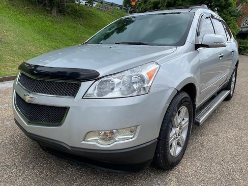 Used 2011 Chevrolet Traverse LT w/ LPO, 'HIT The Road' Package FWD image 29