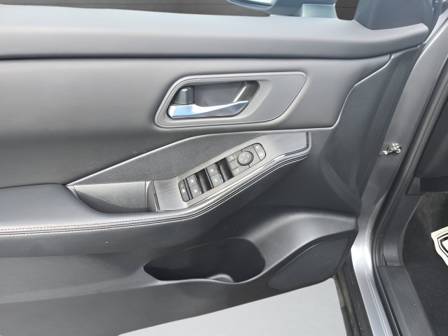 Certified 2024 Nissan Rogue SV AWD/4WD image 12