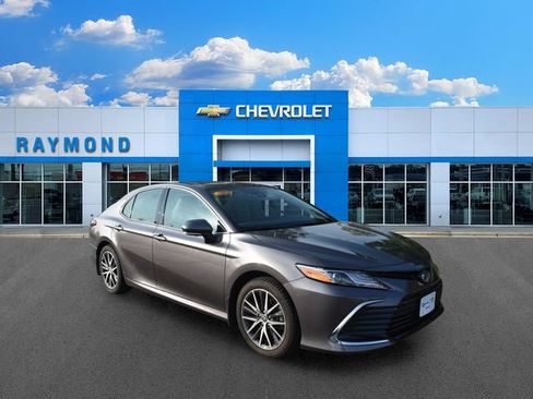 Used 2024 Toyota Camry XLE w/ Navigation Package FWD image 1