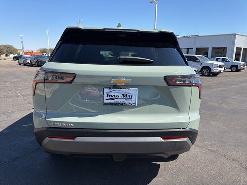 Used 2025 Chevrolet Equinox LT w/ Convenience Package II image 4