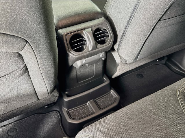 Used 2024 Jeep Wrangler Unlimited w/ Convenience Group AWD/4WD image 28