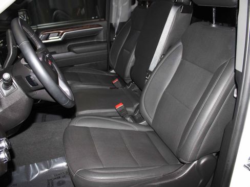 Used 2025 GMC Sierra 1500 SLT AWD/4WD image 4