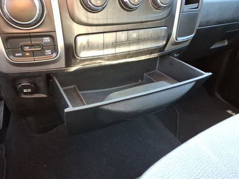 Used 2020 RAM 1500 Classic SLT AWD/4WD image 31