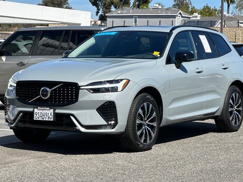 Certified 2025 Volvo XC60 B5 Core w/ Protection Package Premier image 8