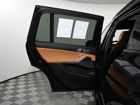 Certified 2024 BMW X7 xDrive40i w/ M Sport Package image 33