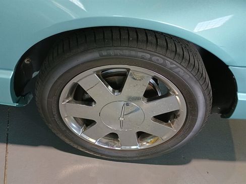 Used 2002 Ford Thunderbird RWD image 45