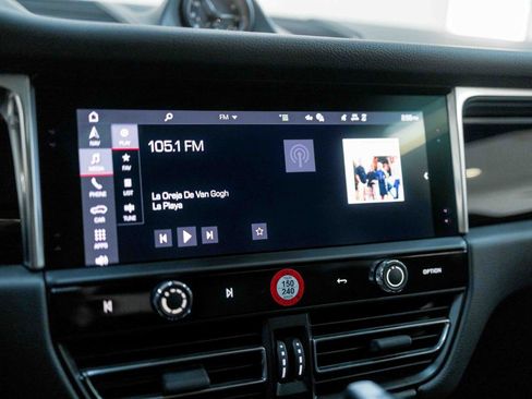 Used 2025 Porsche Macan Base image 64