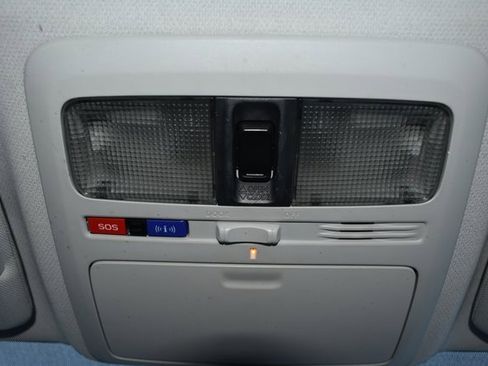 Used 2018 Subaru Forester 2.5i Premium w/ All-Weather Package image 29