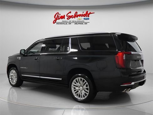 Used 2025 GMC Yukon XL Denali w/ Sun & Power Step Package image 4