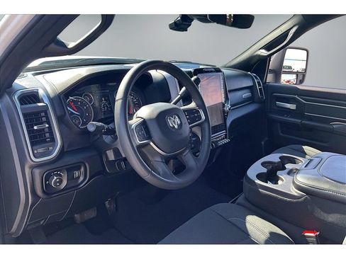 Used 2025 RAM 2500 Big Horn AWD/4WD image 18