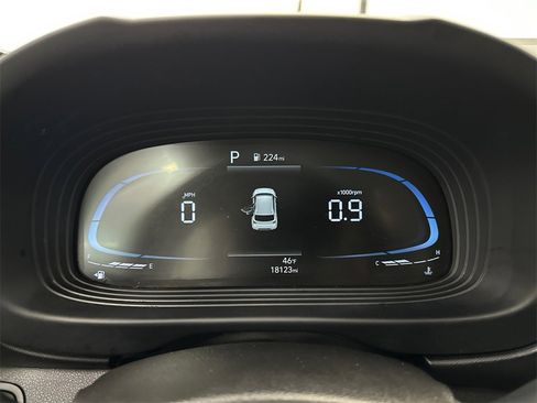 Used 2025 Hyundai Venue Limited image 26