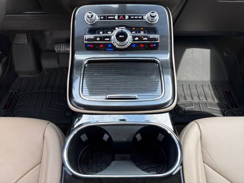 Used 2021 Lincoln Nautilus Reserve image 15