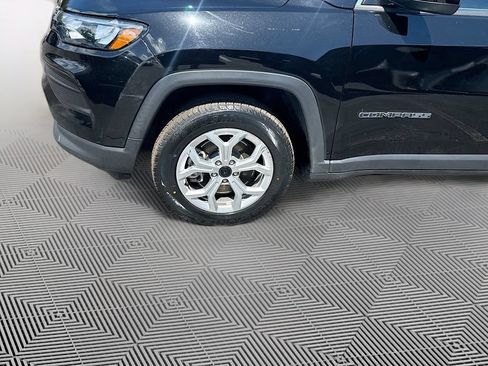 Used 2025 Jeep Compass Sport AWD/4WD image 9