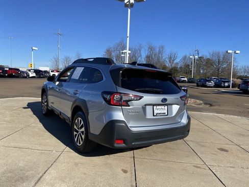 Used 2024 Subaru Outback Premium image 8