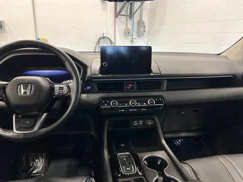 Used 2023 Honda Pilot Elite image 13