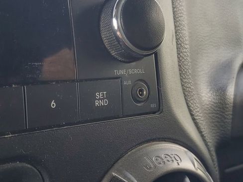 Used 2016 Jeep Wrangler Sport image 14