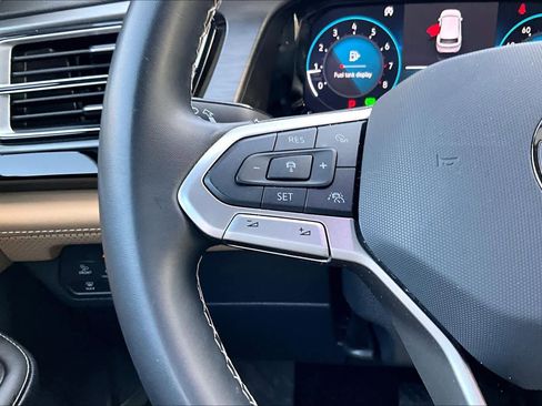 Used 2024 Volkswagen Atlas Cross Sport SE image 24