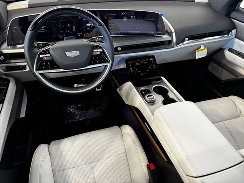 New 2026 Cadillac Vistiq Luxury image 12