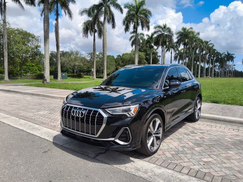 Used 2020 Audi Q3 2.0T Premium Plus w/ Premium Plus Package AWD/4WD image 2
