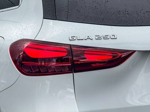 New 2026 Mercedes-Benz GLA 250 4MATIC image 9