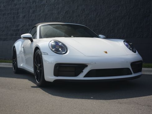 Certified 2023 Porsche 911 Targa 4 GTS AWD/4WD image 9