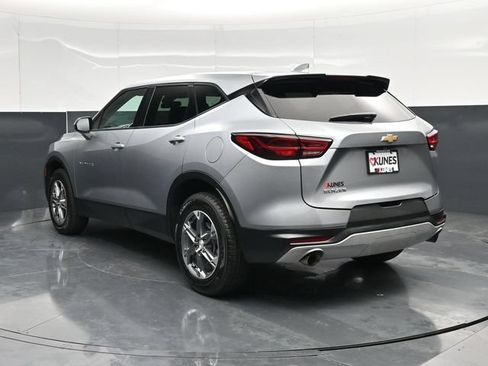 Used 2025 Chevrolet Blazer LT FWD image 10