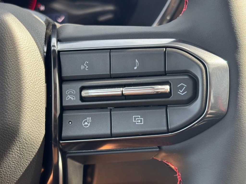 New 2026 GMC Canyon AT4X w/ LPO, Black Badging Package AWD/4WD image 13