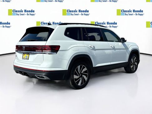 Used 2025 Volkswagen Atlas SE FWD image 8