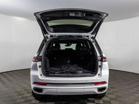 Used 2022 Jeep Grand Cherokee Summit AWD/4WD image 44