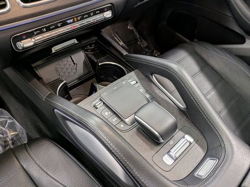 Used 2021 Mercedes-Benz GLS 580 4MATIC image 13