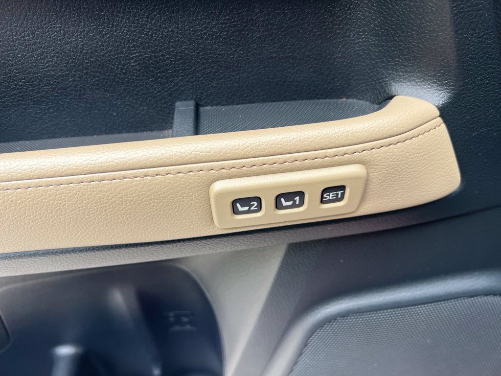Used 2016 Toyota 4Runner Limited AWD/4WD image 28
