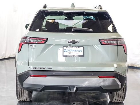 Used 2025 Chevrolet Equinox LT w/ Midnight Edition image 8